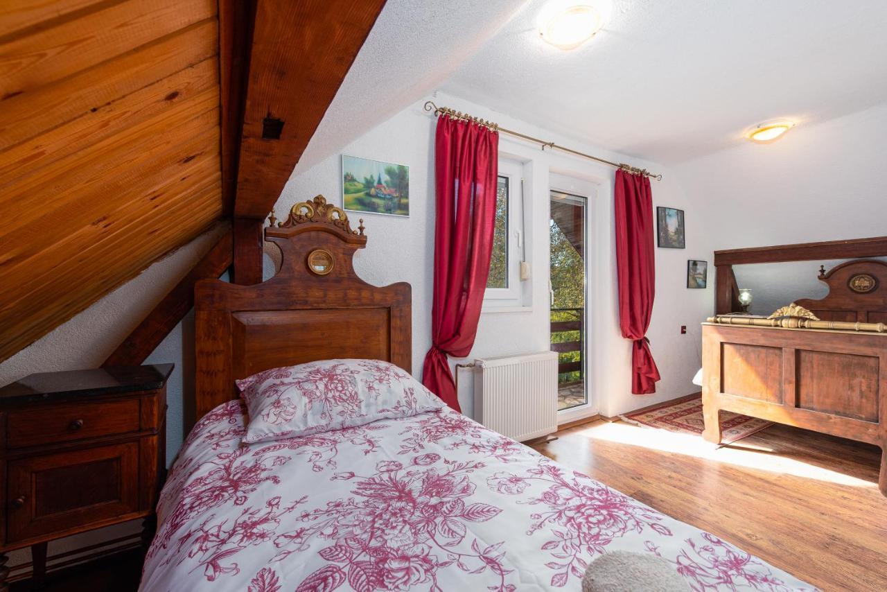 Villa Magnus Lupus Korenica Esterno foto