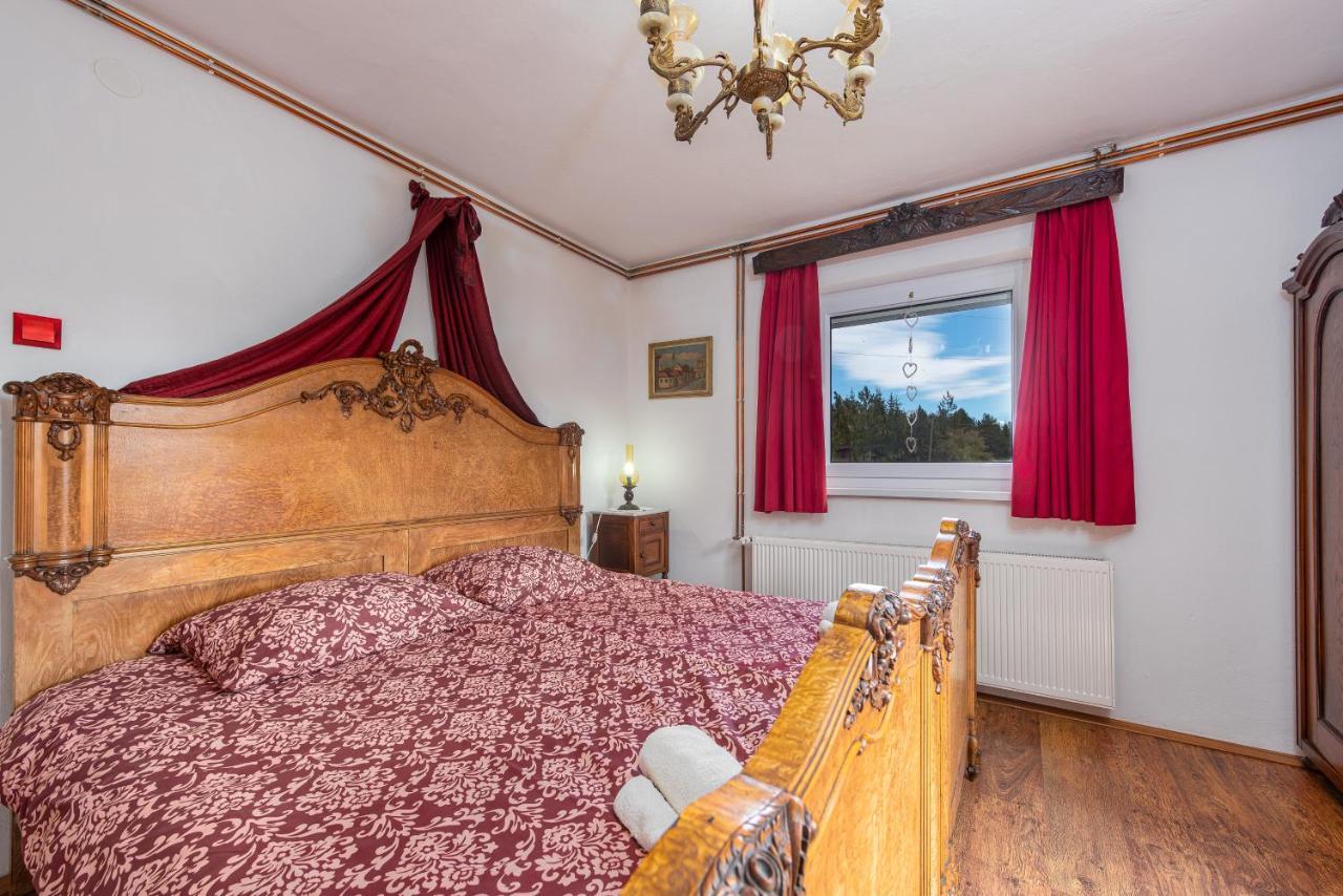 Villa Magnus Lupus Korenica Esterno foto
