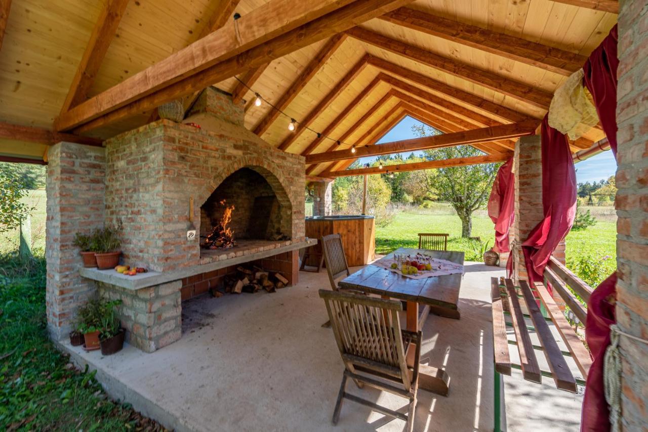 Villa Magnus Lupus Korenica Esterno foto