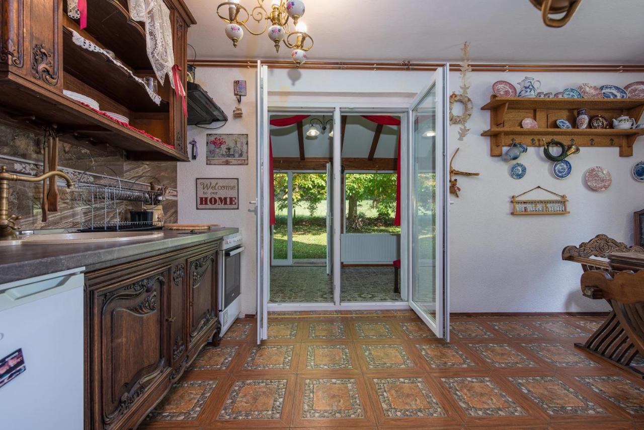 Villa Magnus Lupus Korenica Esterno foto